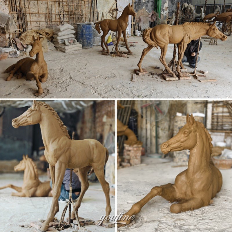 3 horse statue clay model