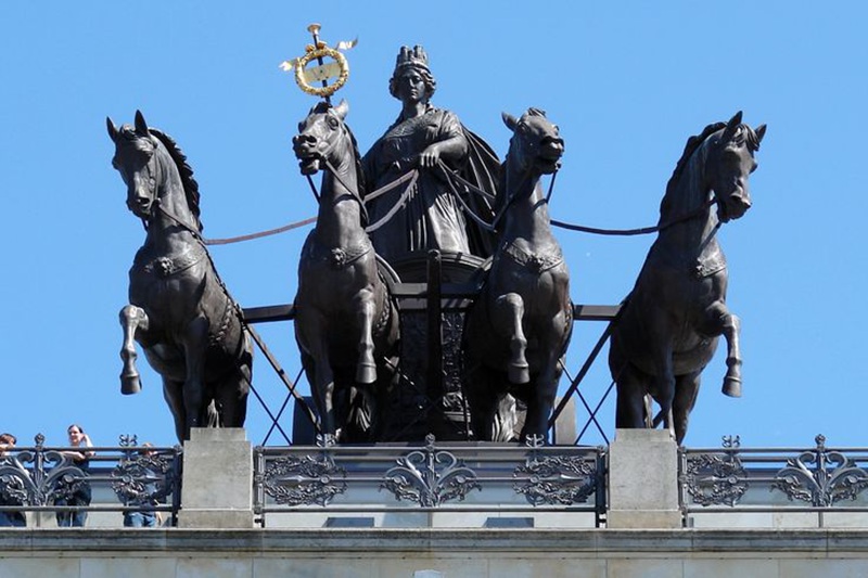 Braunschweiger Quadriga Statue