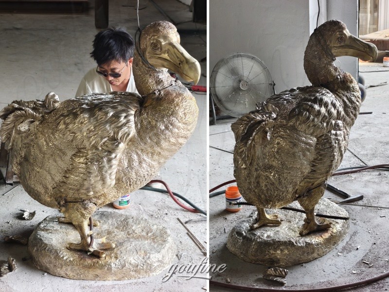 dodo statue polishing