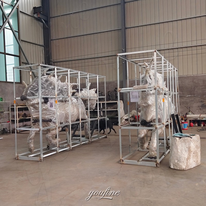 packaging of thoroughbred sculpture