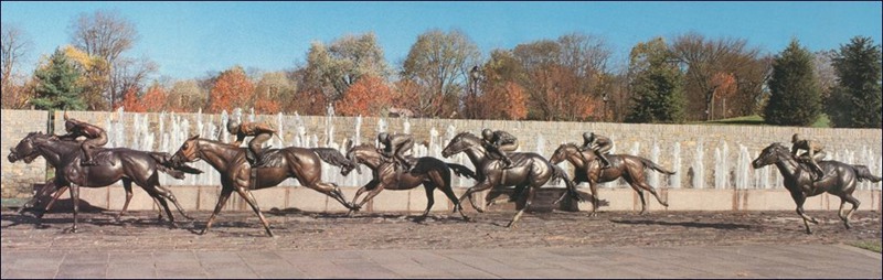 horse-racing-statue