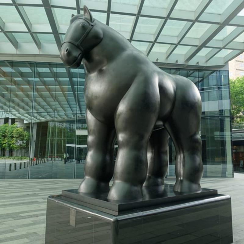 fernando-botero-horse-sculpture-for-hotel