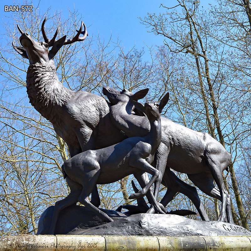 outdoor deer and fawn garden sculpture