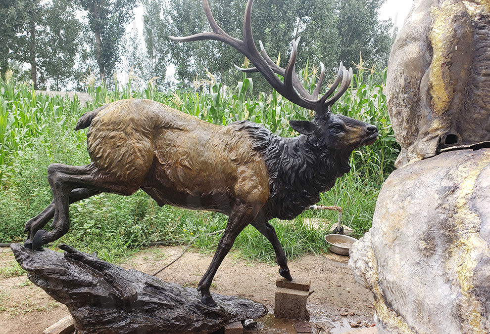 2 meters large elk statue