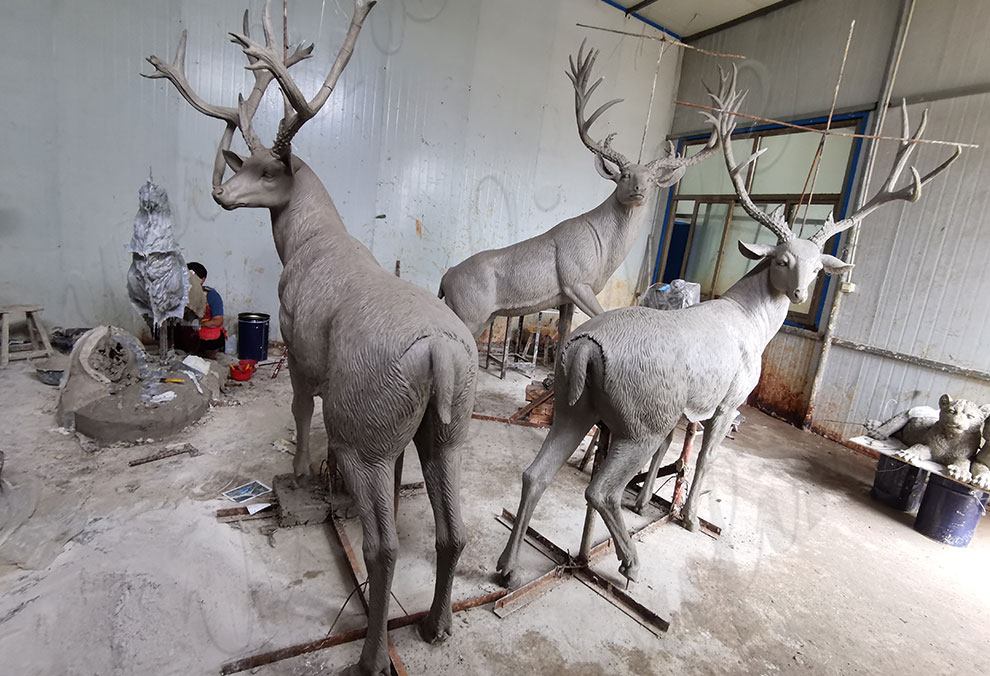 three deer statue clay model