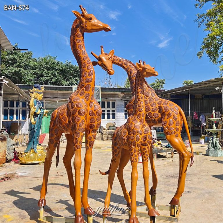 outdoor giraffe sculpture