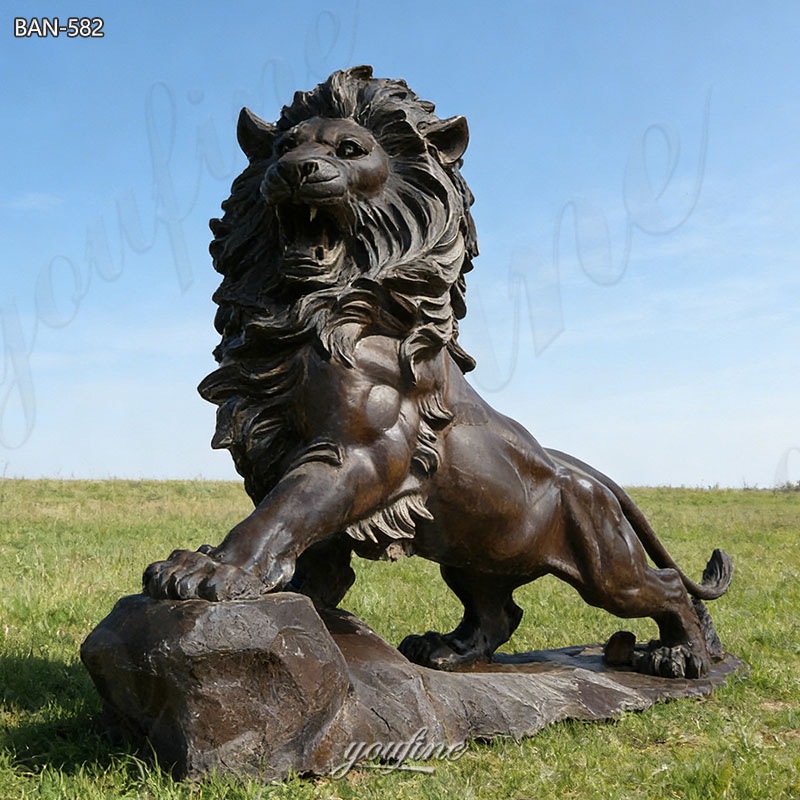 giant lion statue